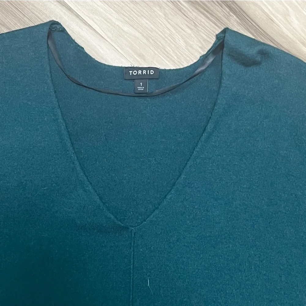 Torrid Pullover Drop Shoulder Emerald Green Sweater Size 1 - Picture 4 of 8